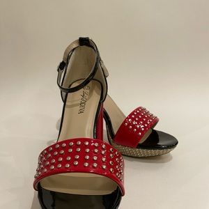 Color block patent leather heels